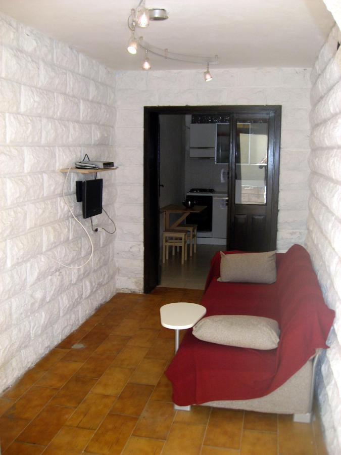 Nice Apartments In Waterfront Villa In Bosa Porto Alabe Tresnuraghes Exterior photo